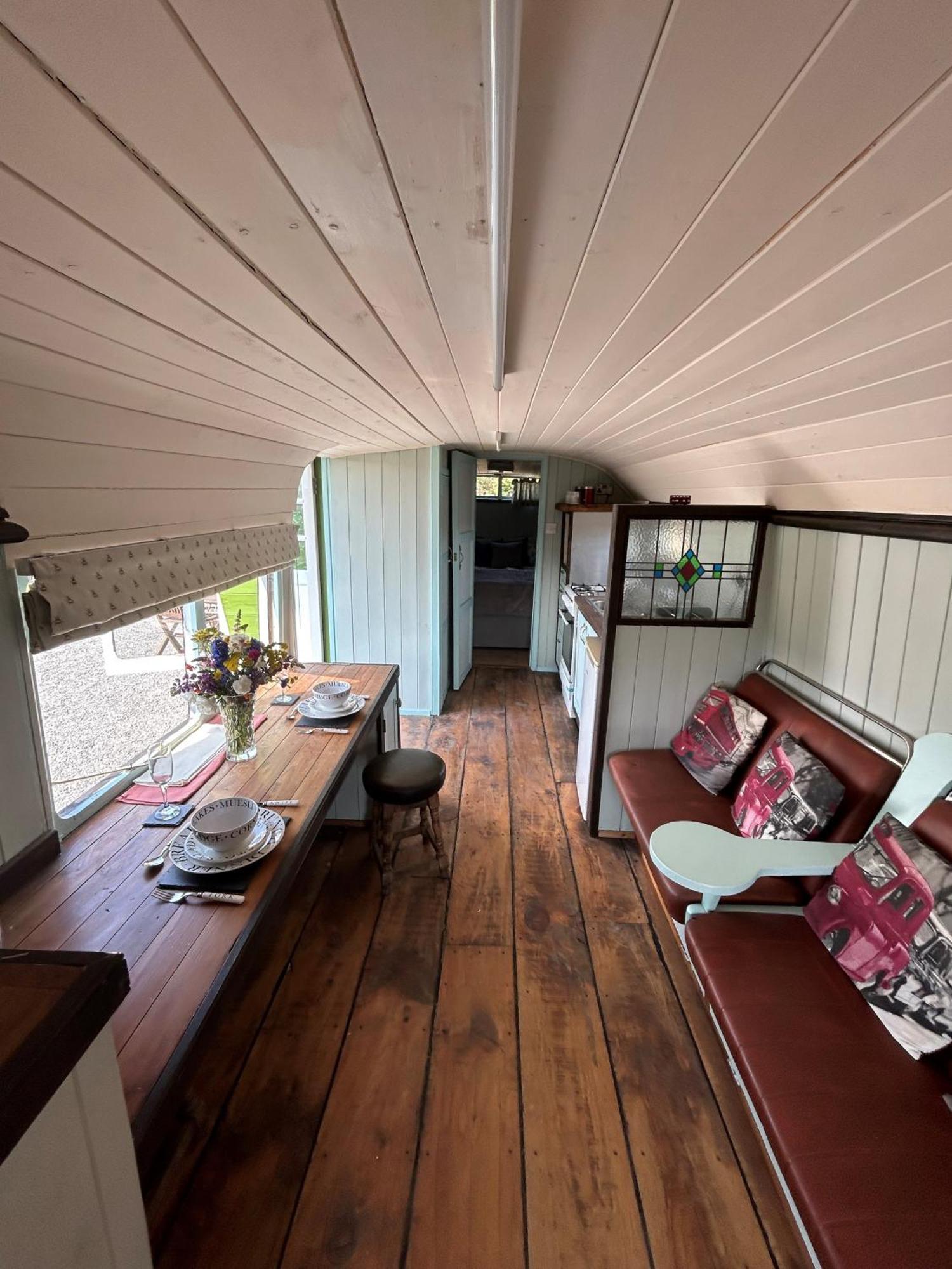 Swallowfield Glamping-The Last Stop Yeovil Exteriör bild